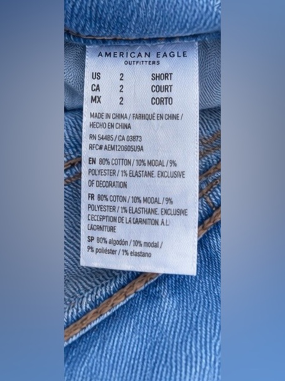 American Eagle Size 2 Short Light Wash Distressed Ripped Stretch Jeans - Picture 12 of 12